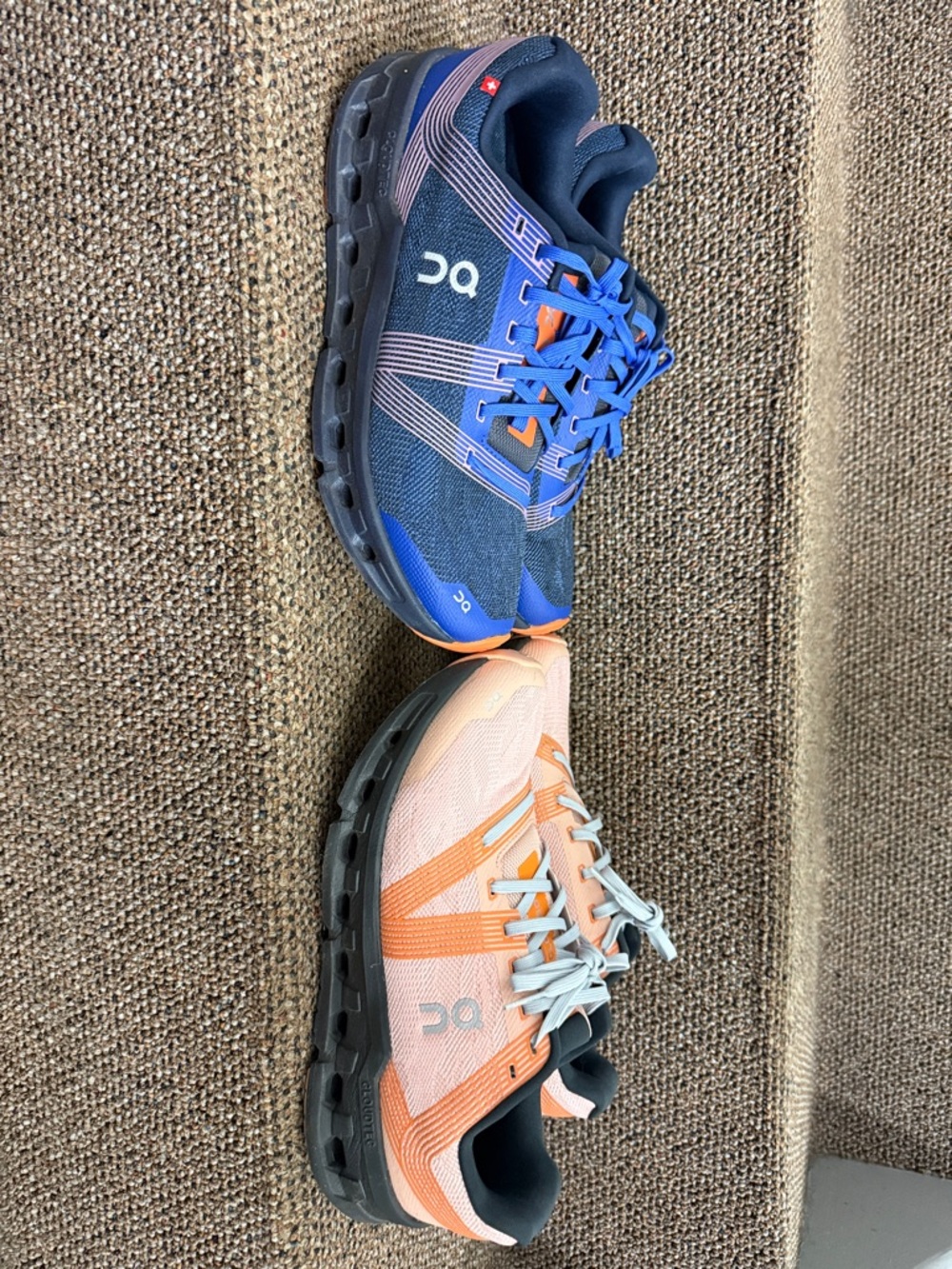 On 🏃‍♀️ Cloud go Running Cloud Sneakers Bundle size 9 EUC